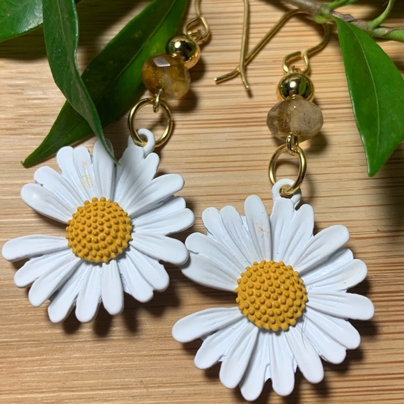 Sweet Daisy/Tourmaline/10k gf ball earrings - Picture 5 of 7